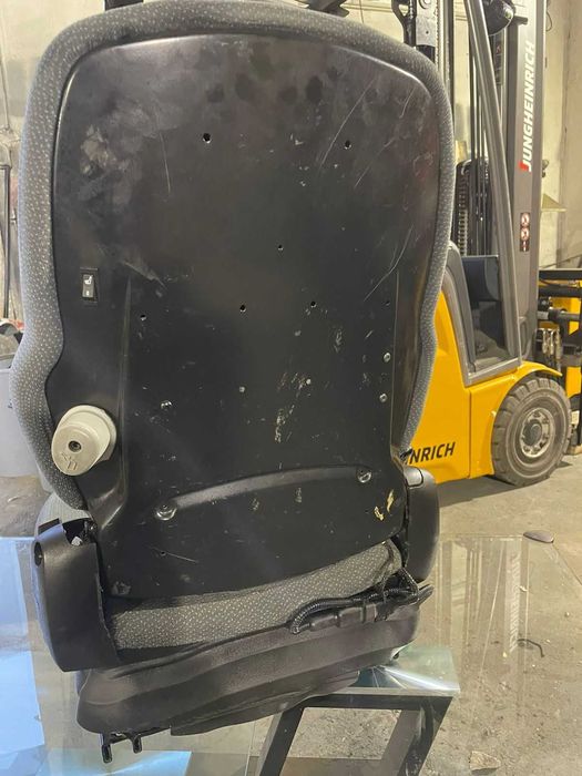 Сидіння Grammer до обладнання для спецтехніки Jungheinrich