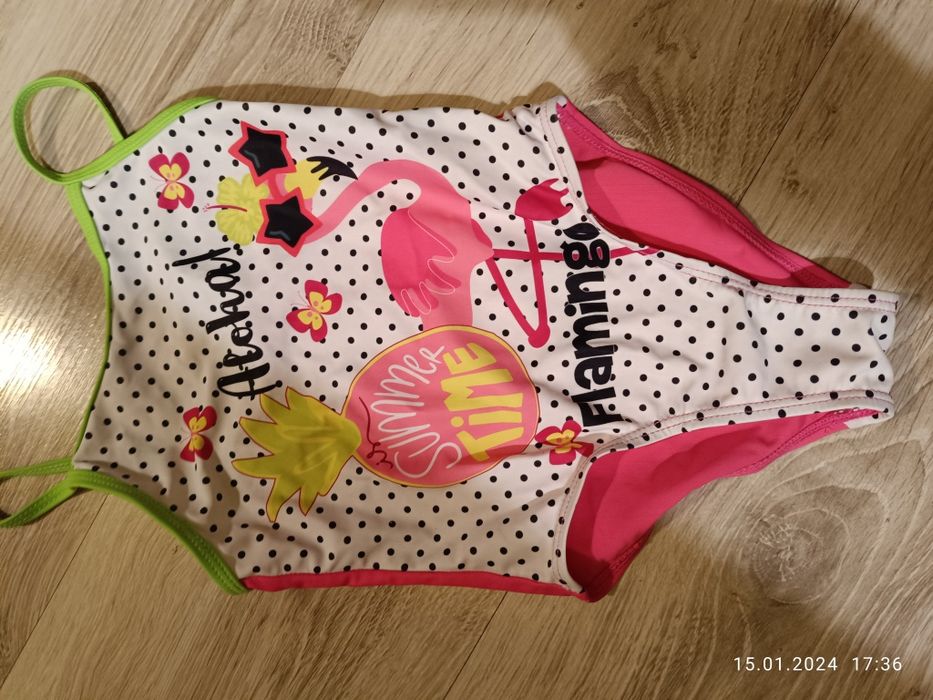 Dwa stroje kąpielowe dwuczęściowy i jedno częściowy 104cm