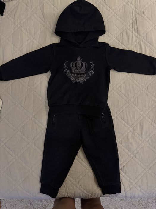 Шикарний костюм dolce  gabbana 2-3 роки