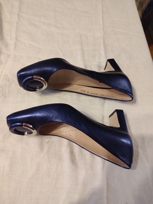 Buty skórzane czółenka Gino Rossi rozmiar 38 granatowe