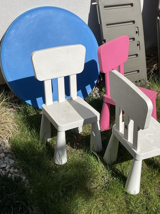 Stolik IKEA Mammut + 3 krzesełka