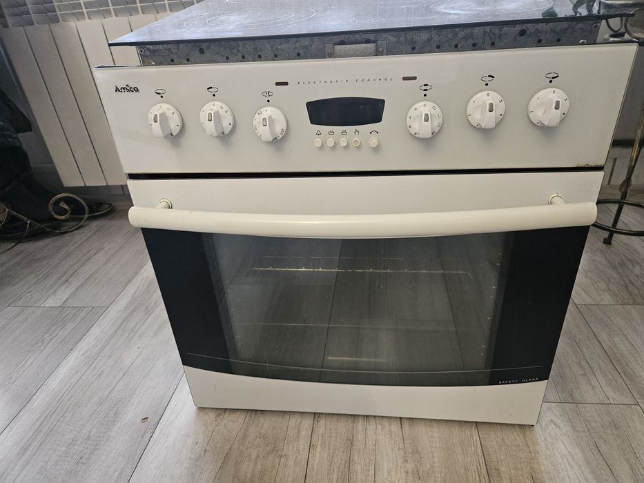 Kuchenka i piekarnik elektryczny