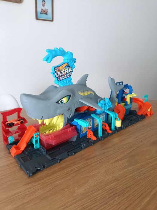 Hot wheels  ultra car wash