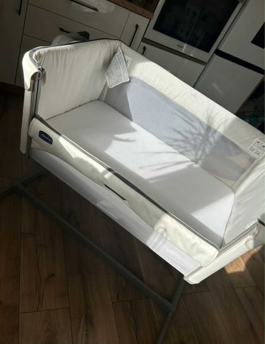 Łóżeczko dostawne chicco next 2 me- magic