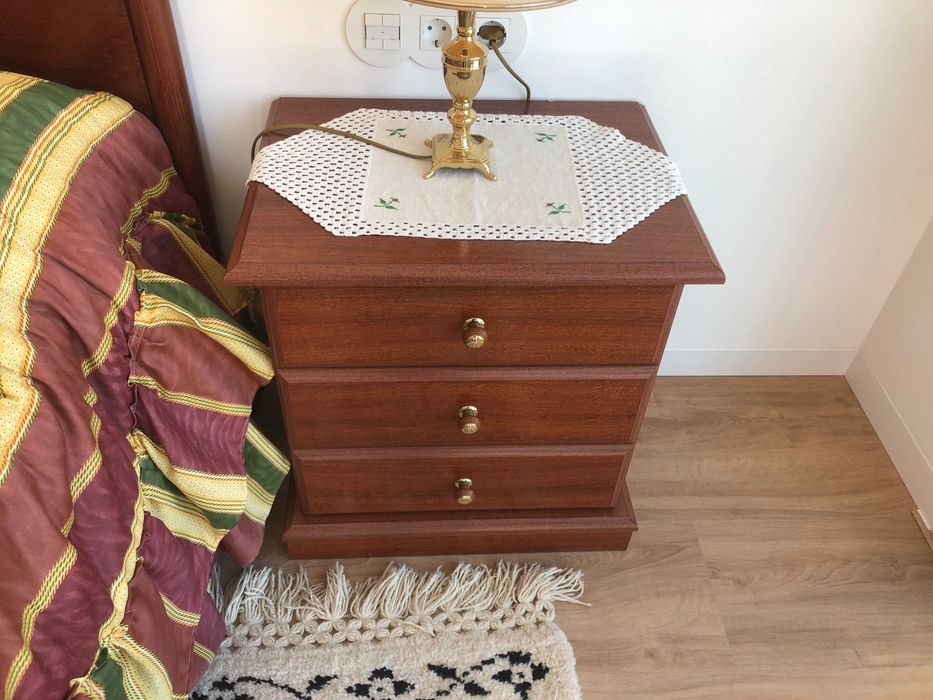Mobilia de quarto de casal em mogno