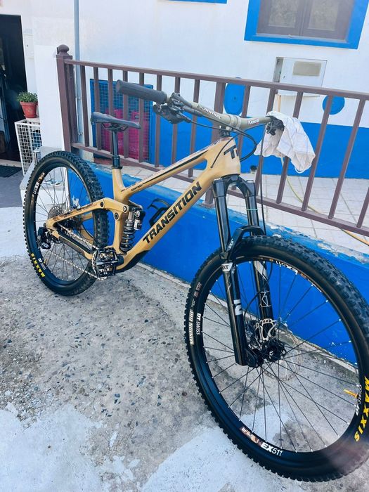 Vendo bicicleta de enduro Transition Sentinel em carbono