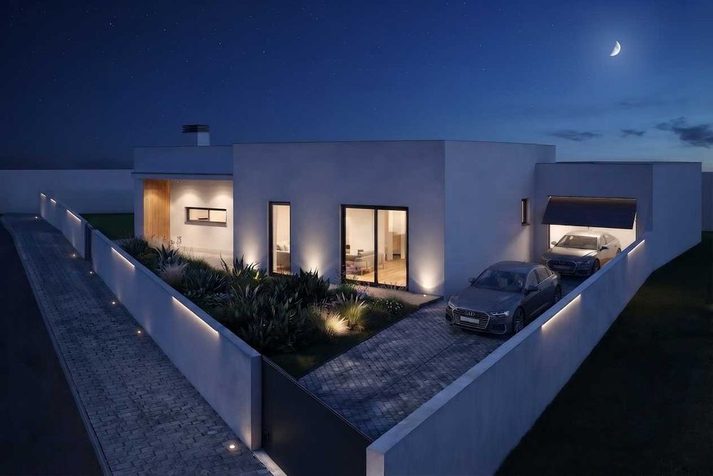 Moradia Térrea T3+1 Inserida Terreno 674 M² - 15Km da Ericeira