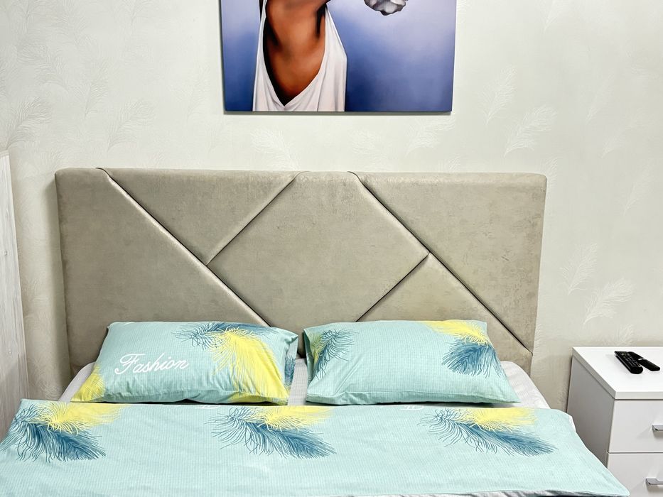 Яровиця, промінь, центр, паркомісце, кондиціонер