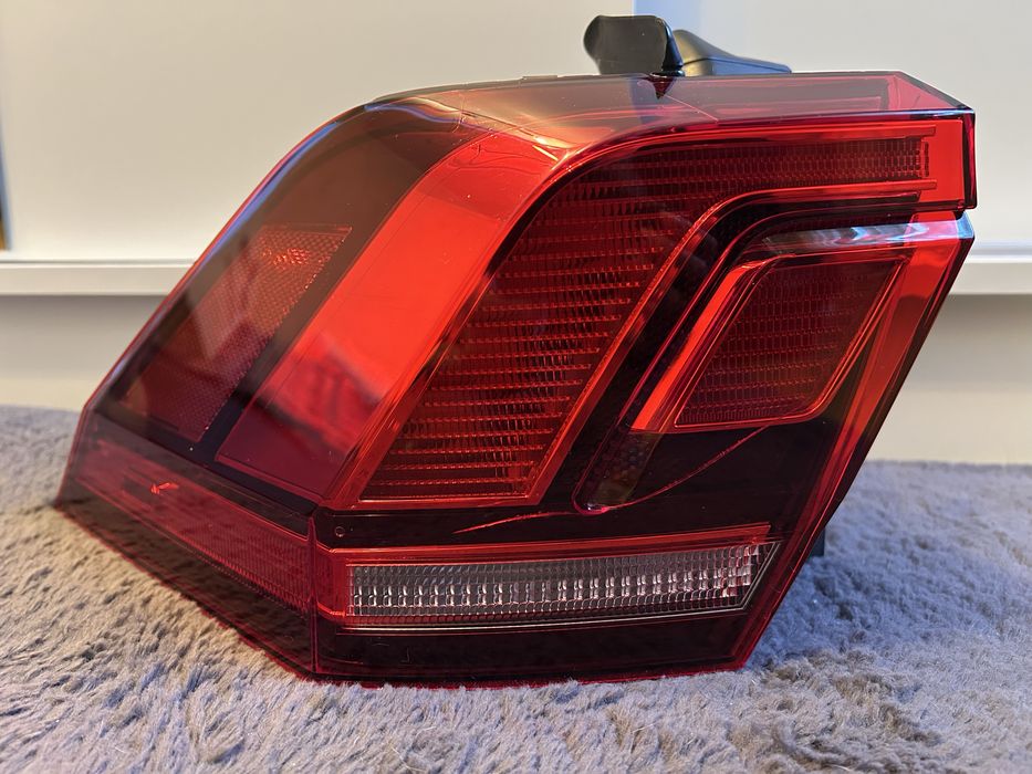 VW Tiguan Фонарь Ліхтар Фара Стоп лівий