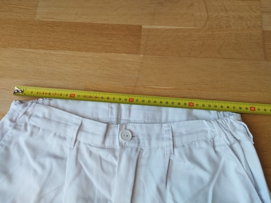 Białe spodnie medyczne rozm M