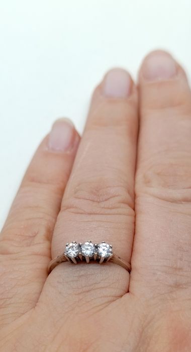 Pierścionek trzy cyrkonie rozmiar 17 srebro 925