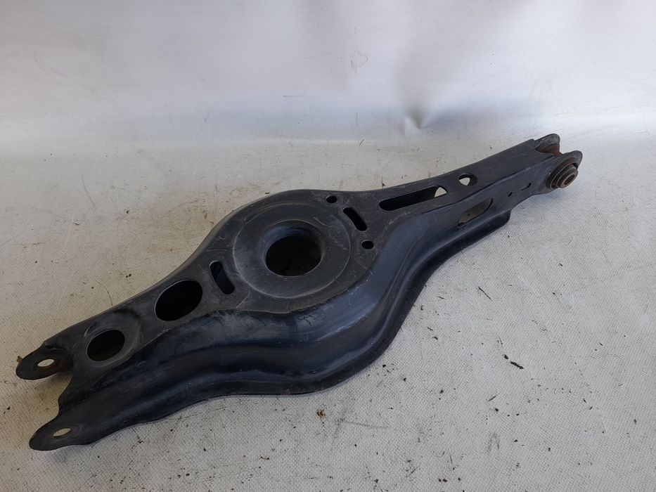 Braço de suspensão trás direito TOYOTA C-HR (_X1_)