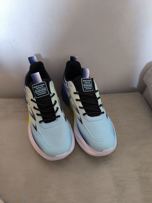 Кросівки кроссовки красовки