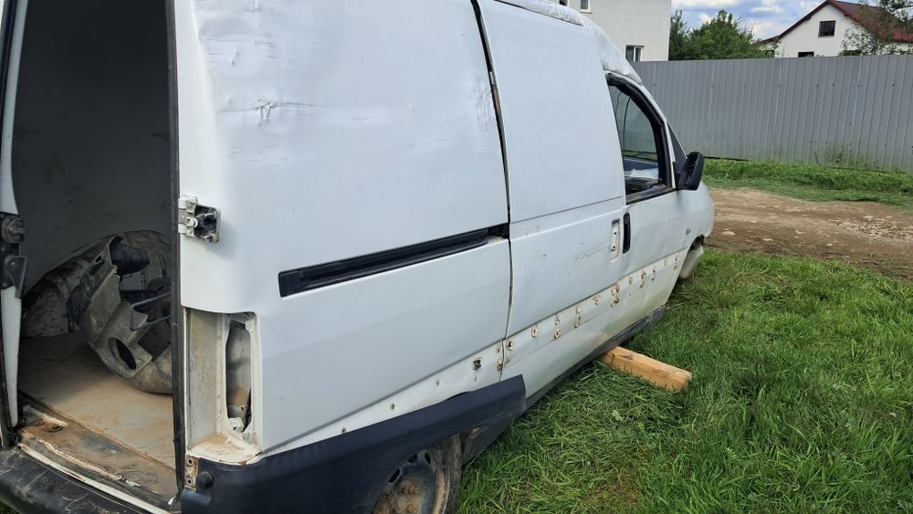 Пежо Експерт 2005 рік.Після дтп.2.0 дизель