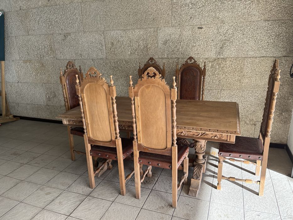 Mesa de sala com 6 cadeiras