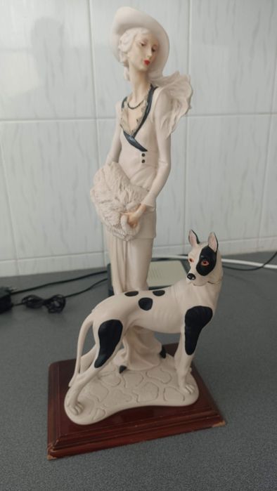 Estátua antiga em excelente estado