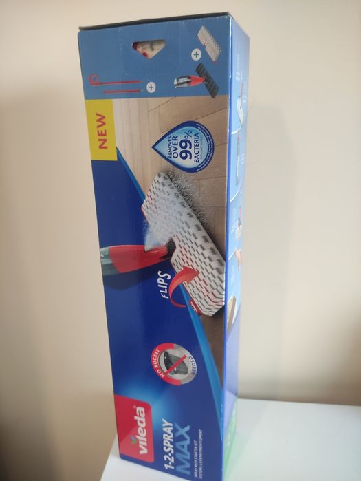 Mop Vileda ze spryskiwaczem.