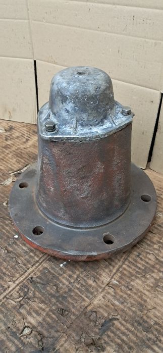 Ступиця поворотного кулака  ДОН 1500