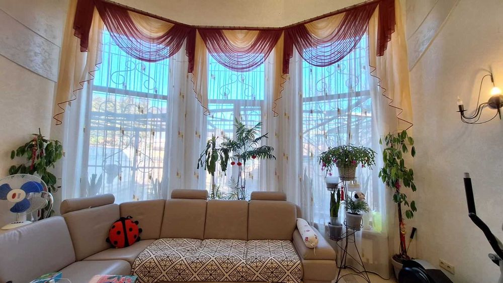 Продам компактный дом ул. Костанди 3 сотки