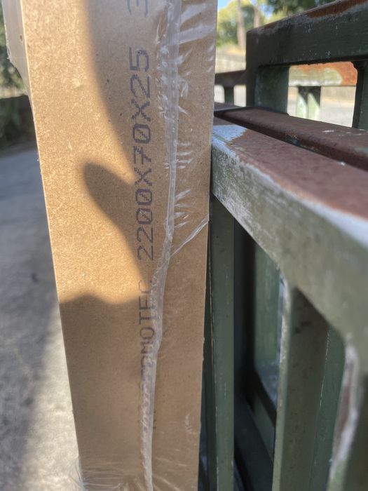 Portas em madeira novas