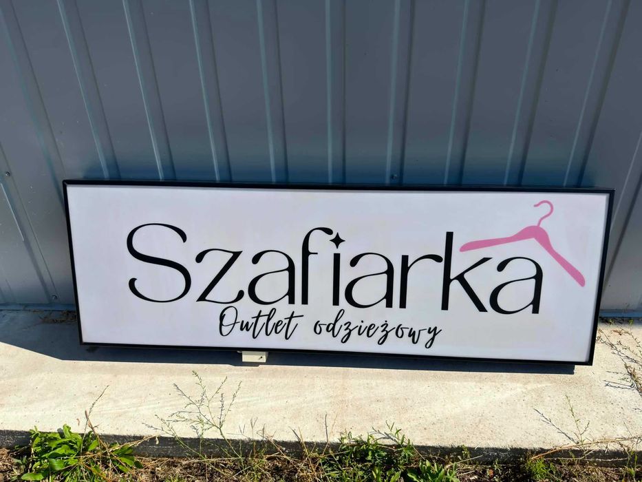 Kaseton reklamowy prostokątny jednostronny 150x50cm z czujnikiem zmierzchu LED