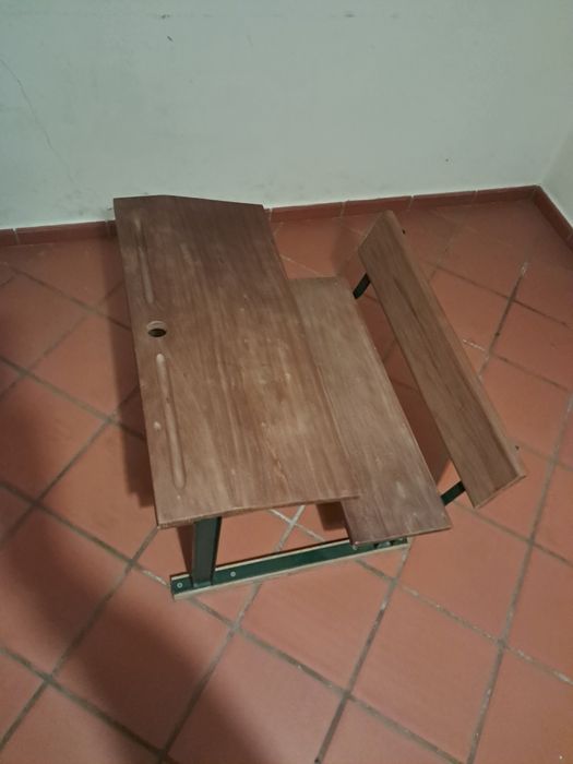 Secretária de escola primária