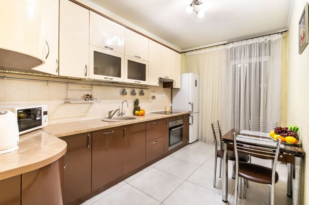 Подобово.Ліфт,Wi-fi, вода працюють без світла! Затишна 1-к квартира