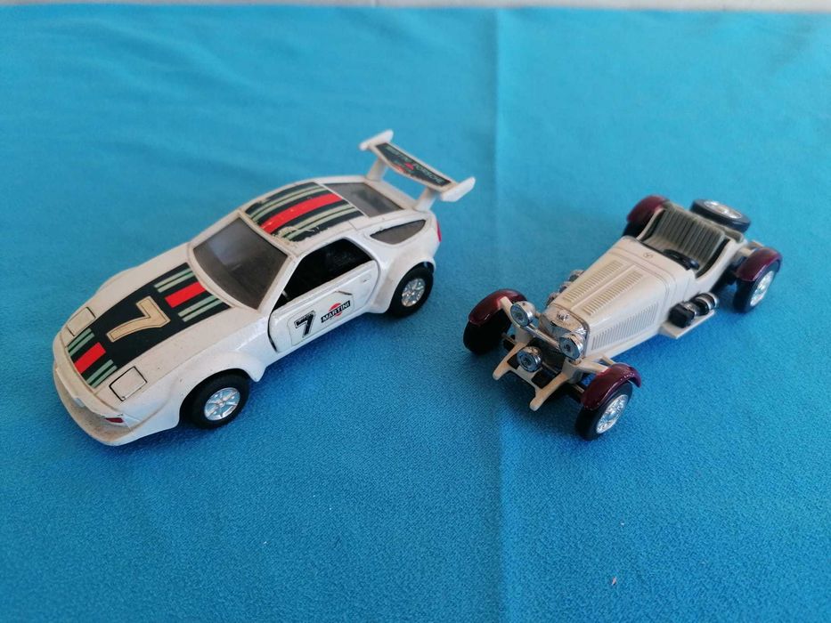 Carrinhos Porsche escala 1/39 e Mercedes escala 1/43