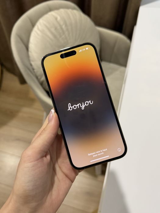 Продам iPhone 14про