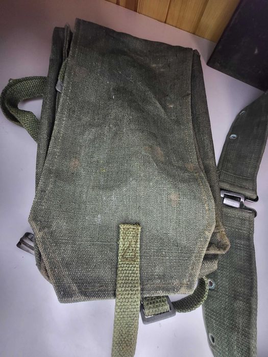 Zestaw militarnych akcesoriów z II Wojny Swiatowej