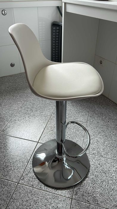 Banco alto de cozinha