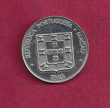 MACAU    5    PATACAS      1985  Escassa