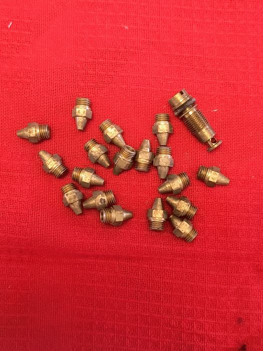 Dysze gazowe do kotła Junkers propan butan 18 sztuk + dysza zaworu