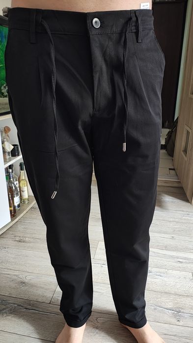 Eleganckie spodnie sportowe Armani XL/33