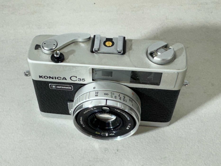 Aparat analogowy KONICA C35 AUTOMATIC