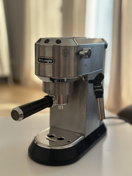 Ekspres ciśnieniowy do kawy DeLonghi