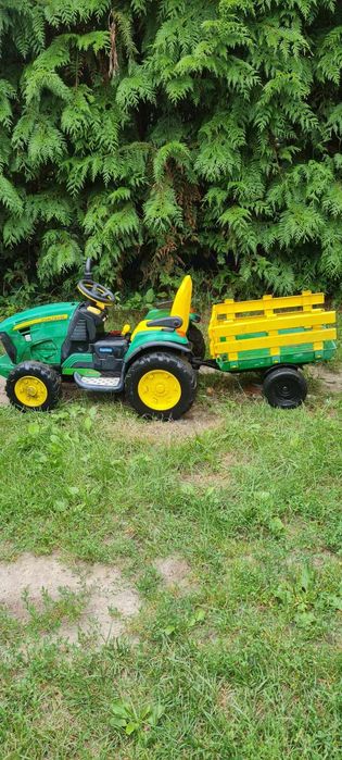 Traktorek dla dziecka 3 plus akumulatorowy marki John Deere