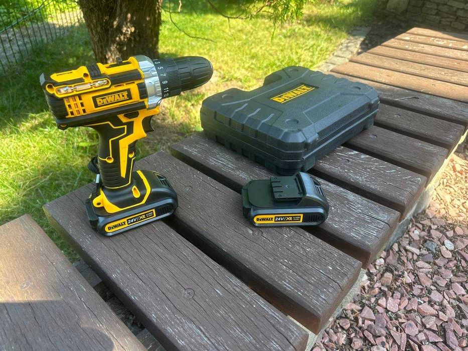 Шуруповерт аккумуляторный DeWalt 24в девольт Шурупокруп +2 акумм +кейс