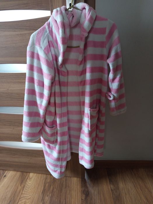 Szlafrok dziewczęcy 140 Primark