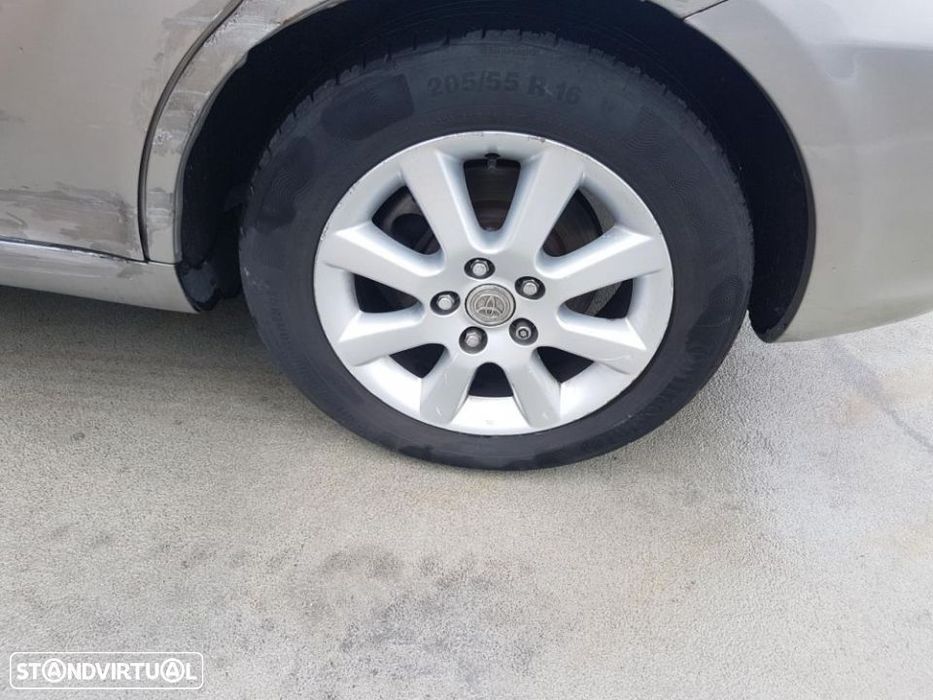 Toyota Corolla Verso D-Cat para peças