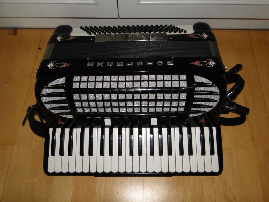 Profesjonalny Włoski Akordeon EXCELSIOR PROFESSIONAL MODEL 911.Okazja