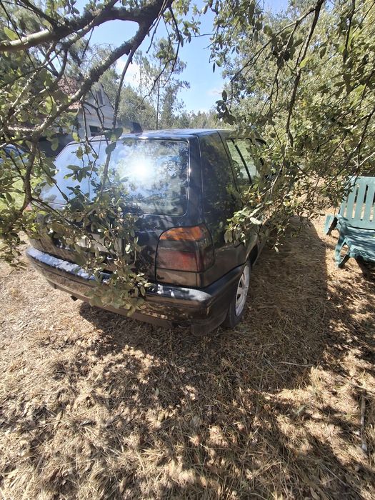 Vendo o golfe 1.6 a gasolina em boas condições
