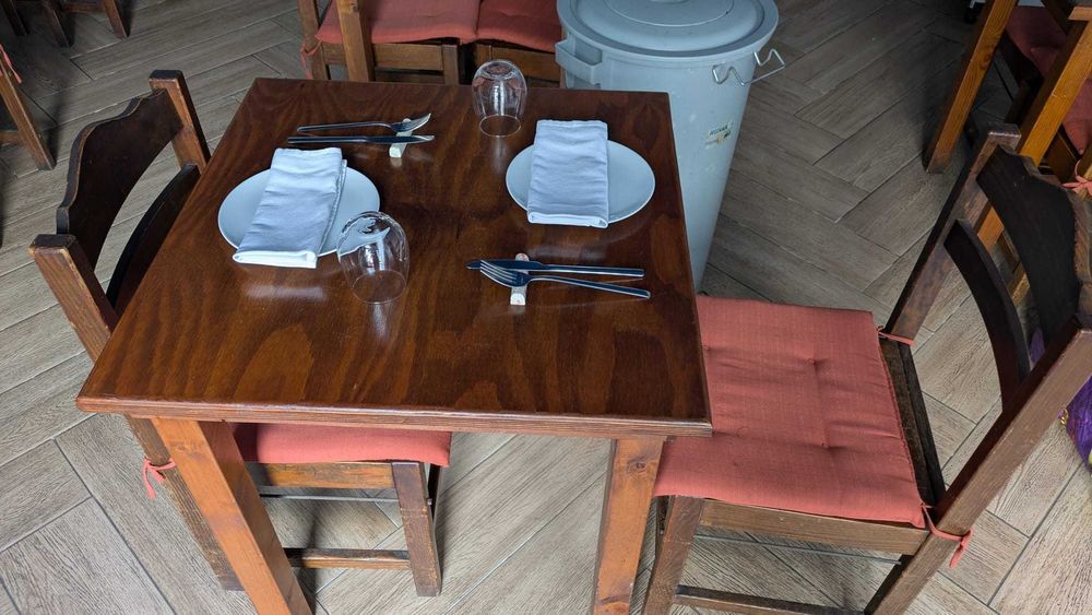 Mesas e cadeiras de restaurante — venda urgente | Algarve