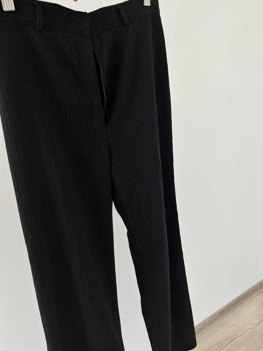 Жіночі брюки чорного кольору