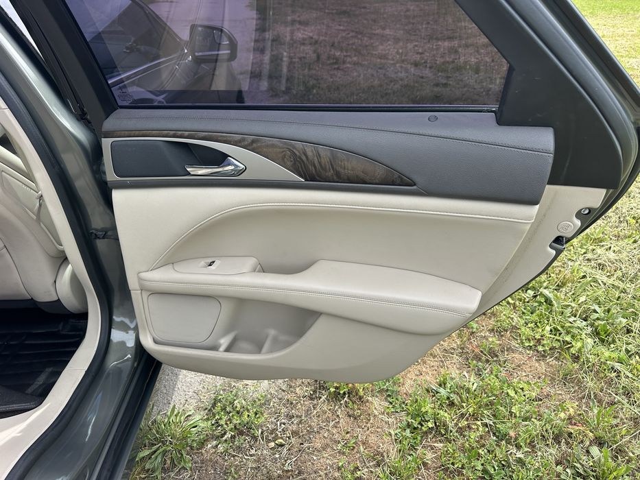Lincoln MKZ 2.0 EcoBoost - 12 тис. долл.