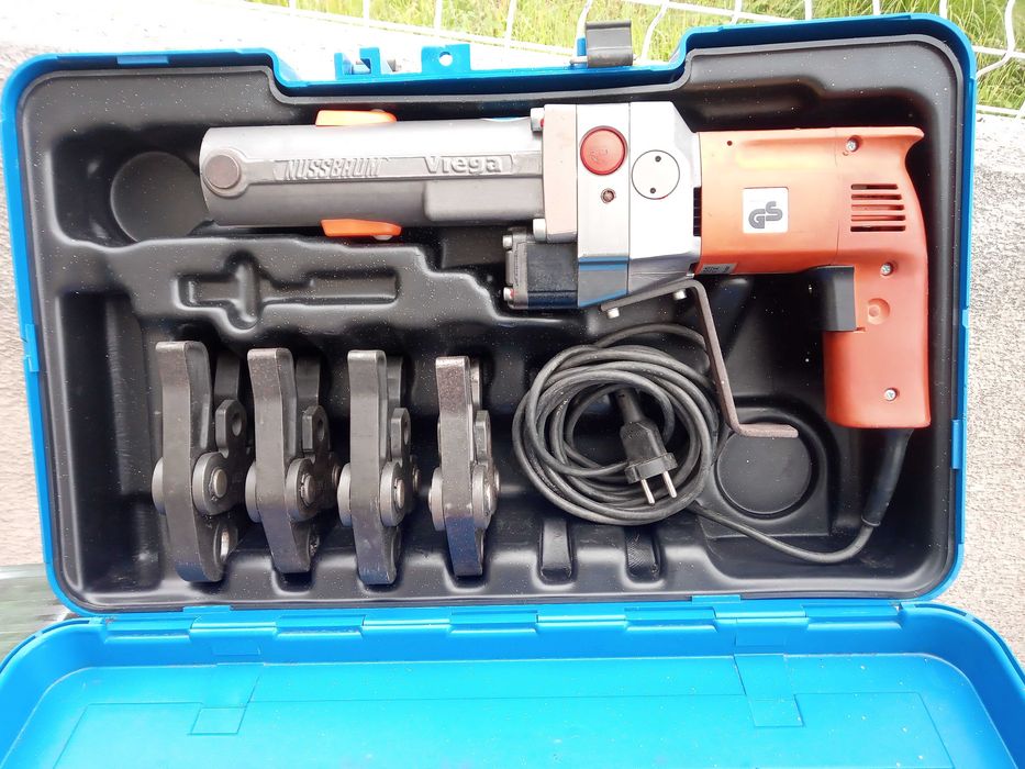 Máquina de prensar marca VIEGA para tubos e acessórios metálicos