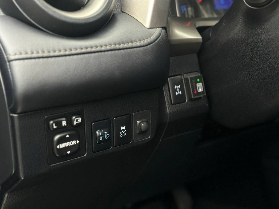 Toyota RAV 4 2013 р. Офіціал