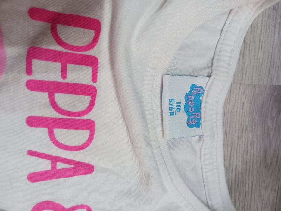 T-shirt Świnka Peppa & Suzy rozm. 116