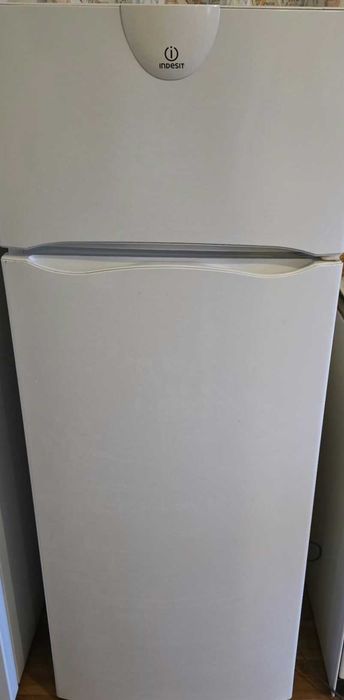 Frigorífico Indesit em bom estado