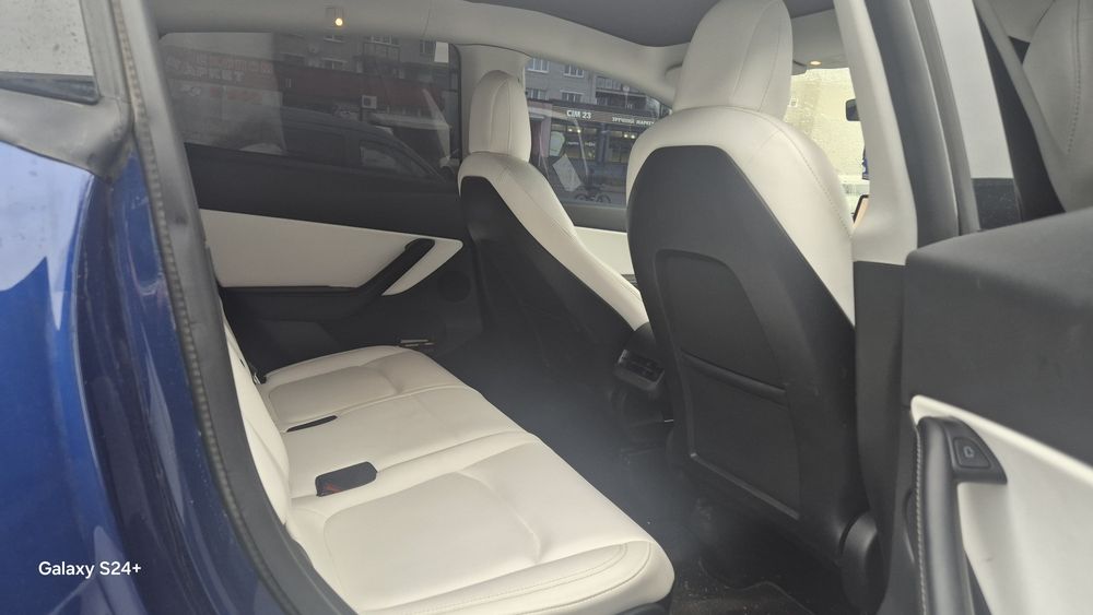 Продаж авто Tesla Y 7 міст